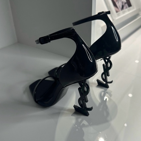 YSL Opyum Sandals in Patent leather - Picture 3 of 6